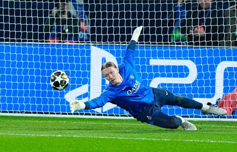 Энрике похвалил Сафонова и перечислил его сильные стороны | СТАВКА ТВ