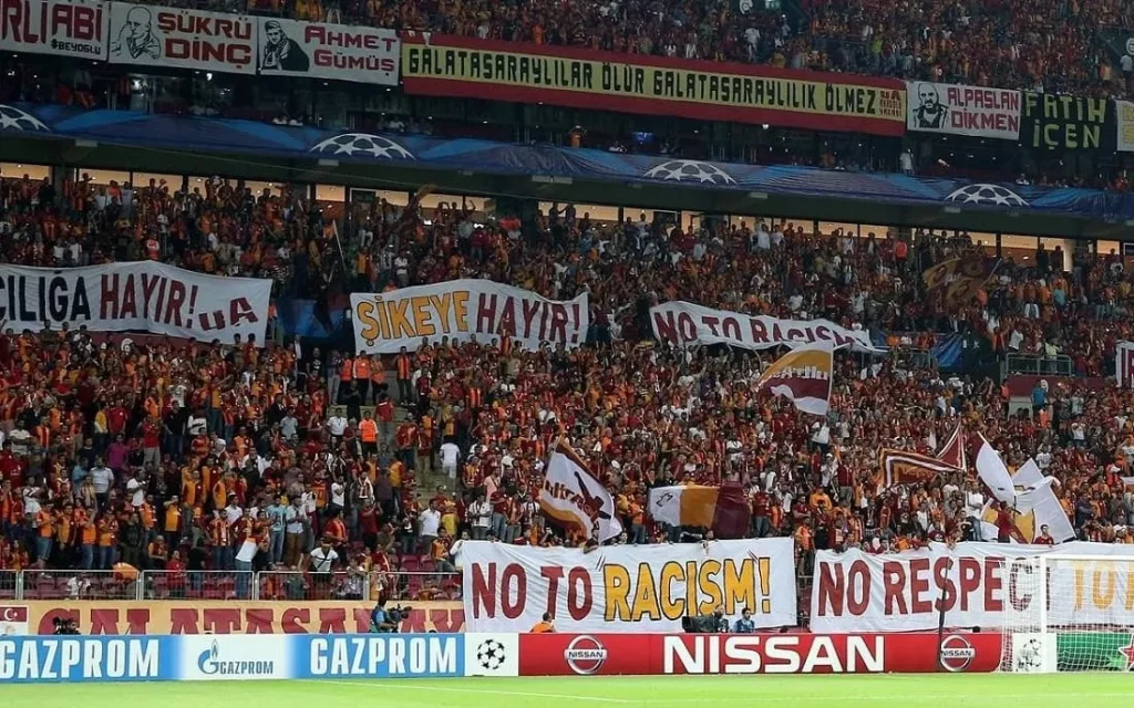 Болельщикам «Галатасарая» запретили покупать билеты на матч ЛЧ против «Ливерпуля» | СТАВКА ТВ