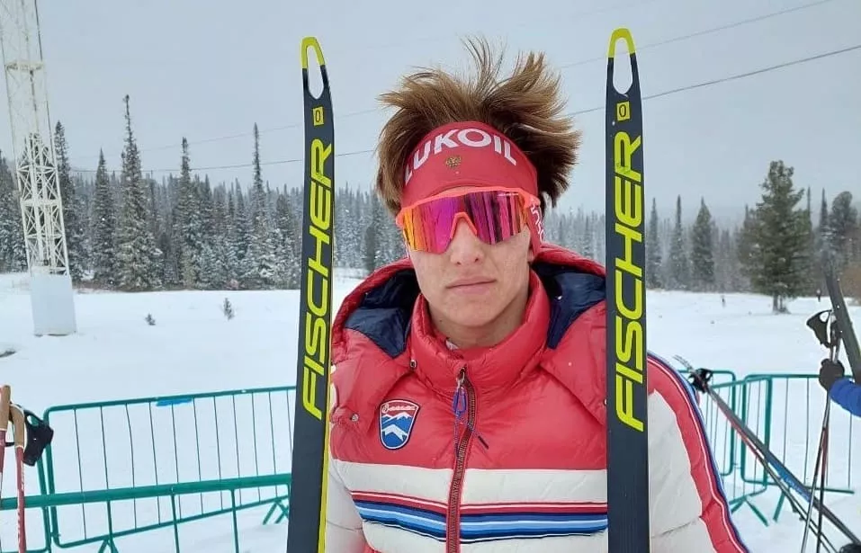 Коростелев выиграл серебро в масс-старте на юниорском чемпионате мира | СТАВКА ТВ
