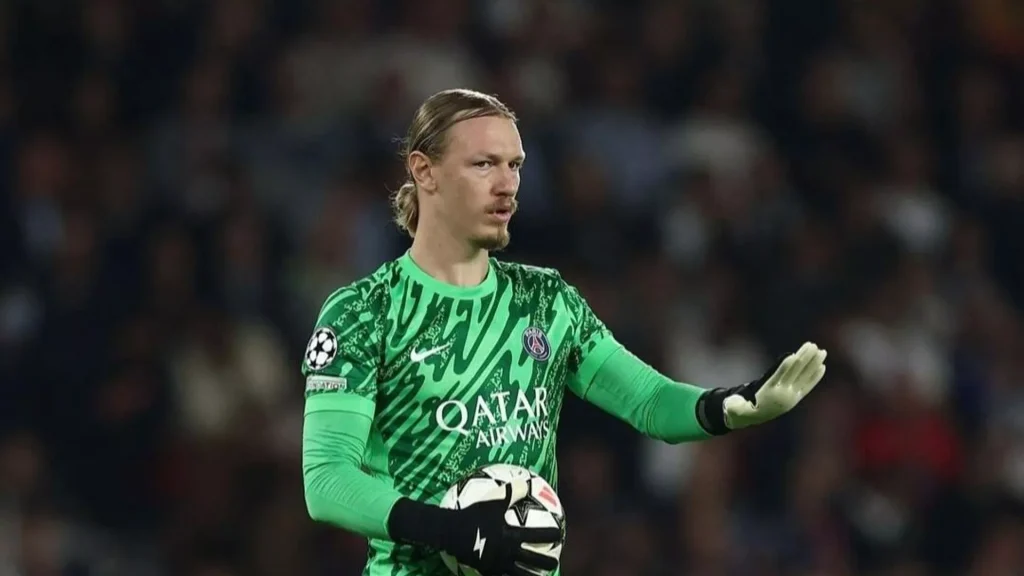 Срок восстановления вратаря ПСЖ Матвея Сафонова увеличился до 6 недель | СТАВКА ТВ