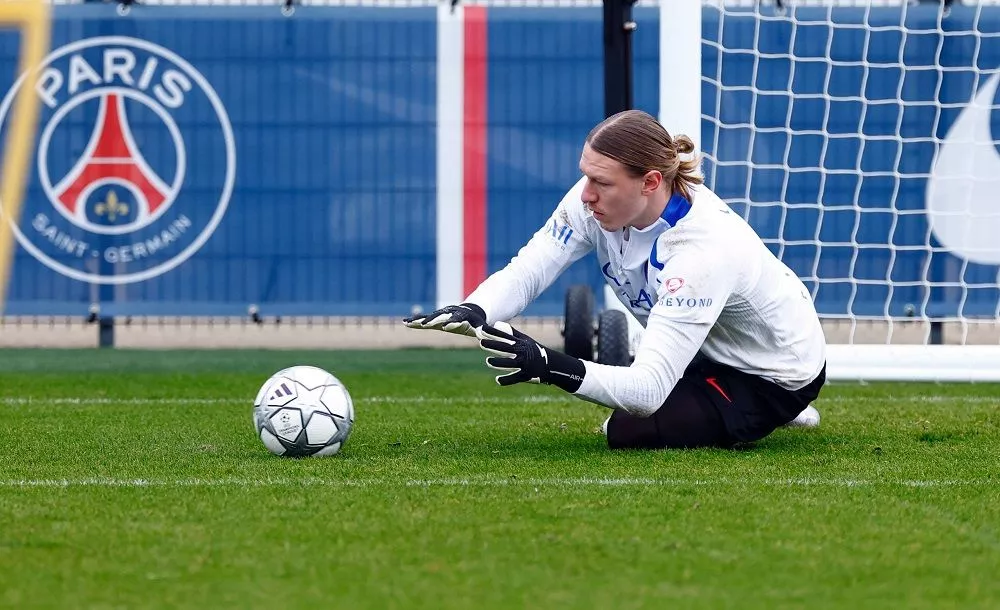 Сафонов впервые тренировался в общей группе «ПСЖ» после перелома руки | СТАВКА ТВ