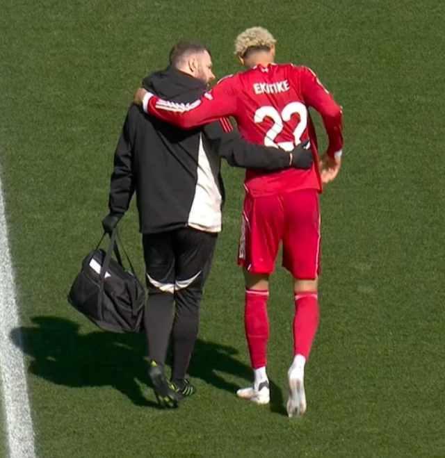 Уго Экитике получил травму в матче «Ливерпуля» с «Брайтоном» | СТАВКА ТВ