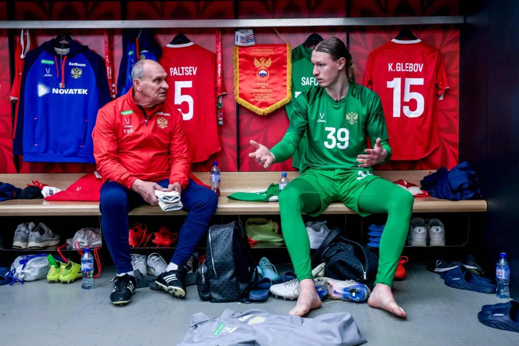 Булыкин объяснил, почему Сафонов ошибается в матчах за сборную России | СТАВКА ТВ